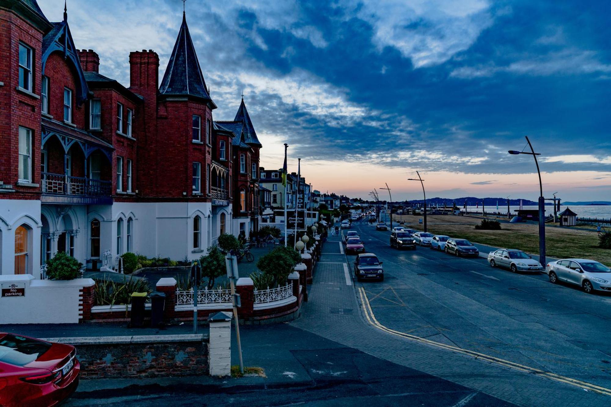 The Strand Hotel, The Former Residence Of Oscar Wilde Bray Exterior photo